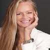 Suzy Amis Cameron